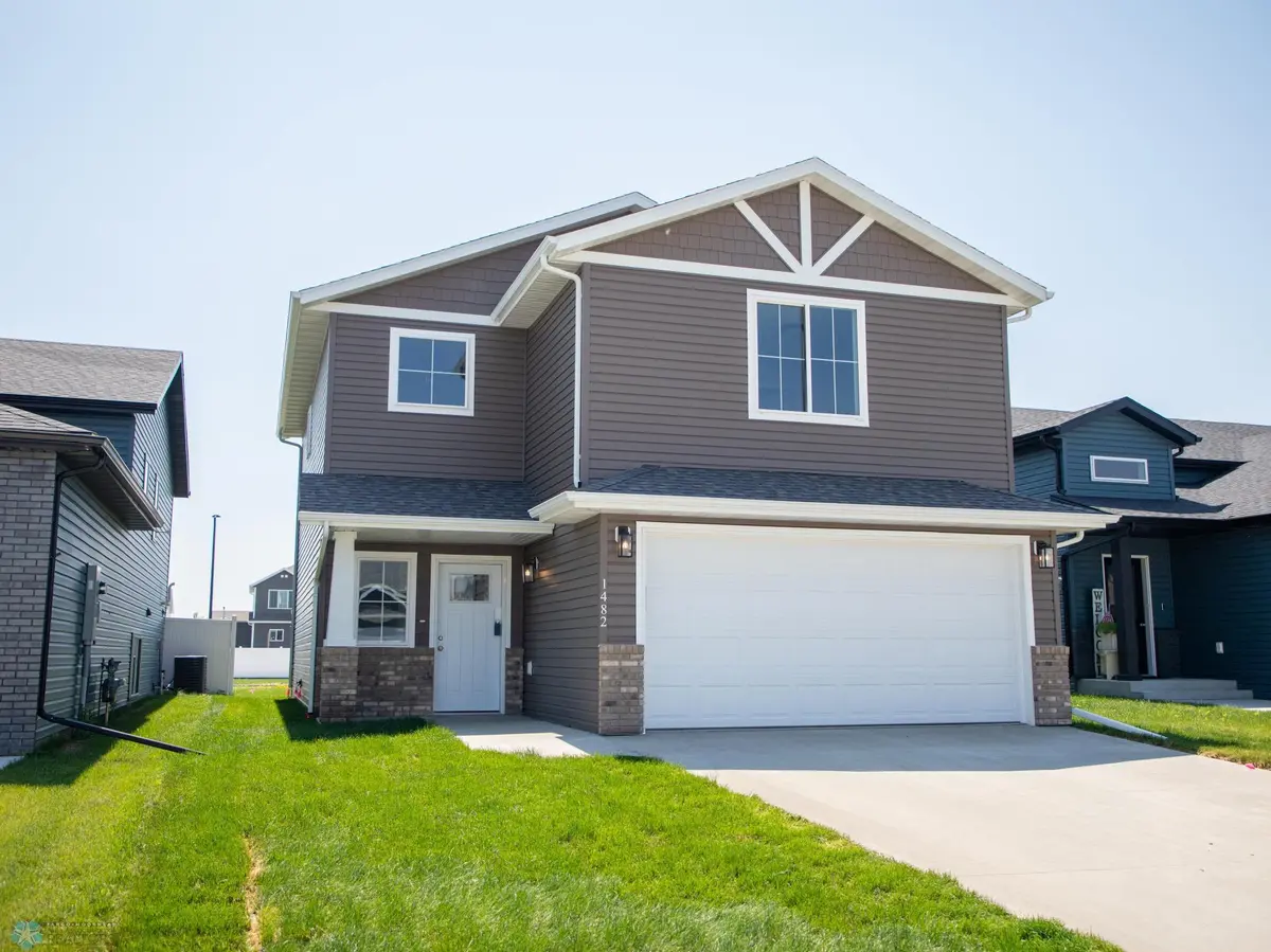 1482 69th AVE S, Fargo, ND 58104