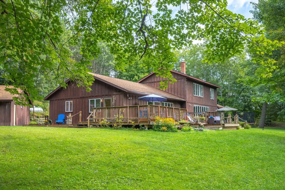 898 River Shore LN, Amery, WI 54001