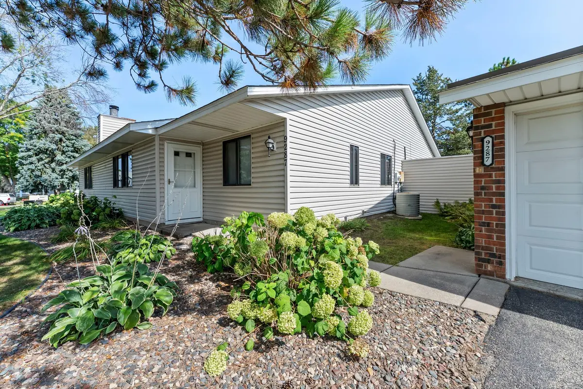 9287 73rd ST S, Cottage Grove, MN 55016