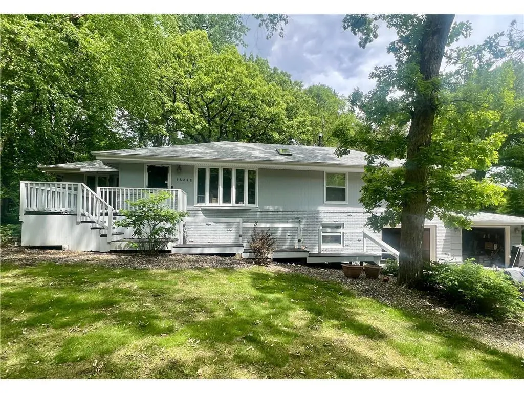 16848 Patricia LN, Minnetonka, MN 55345