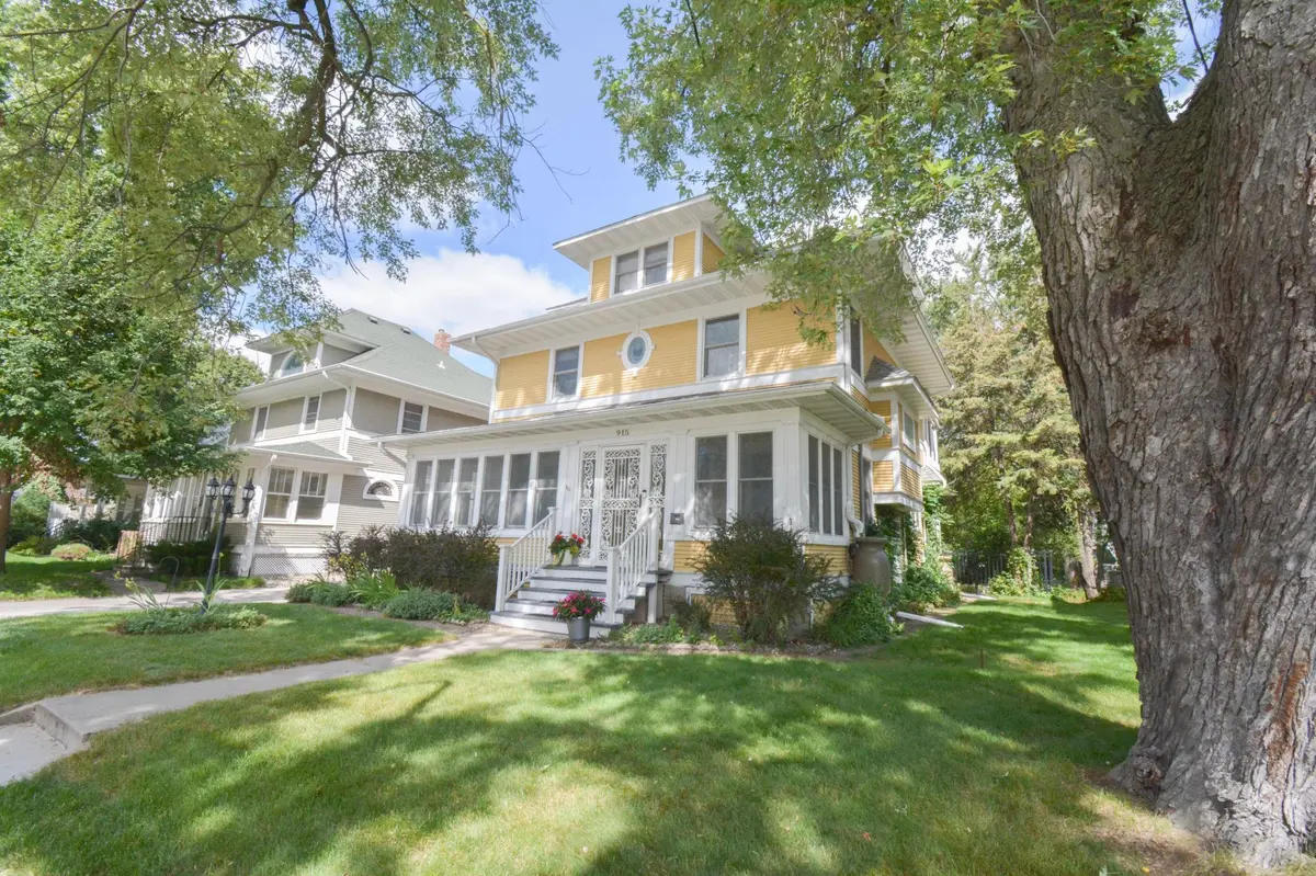 915 E Center ST, Rochester, MN 55904