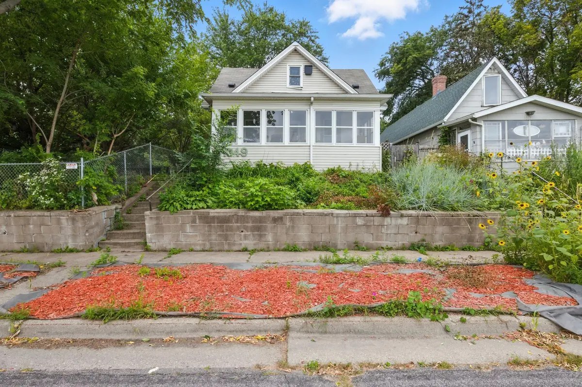 1049 Kent ST, Saint Paul, MN 55117