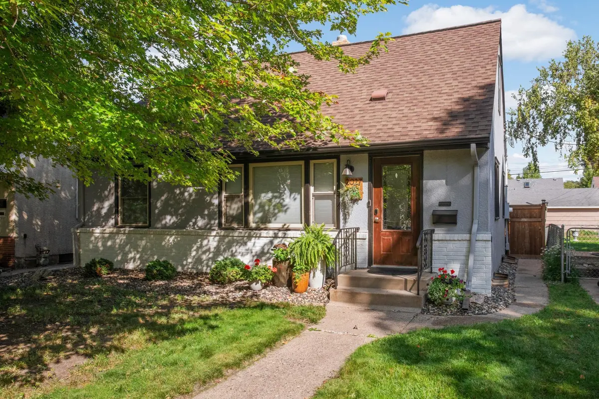 2027 Thure AVE, Saint Paul, MN 55116