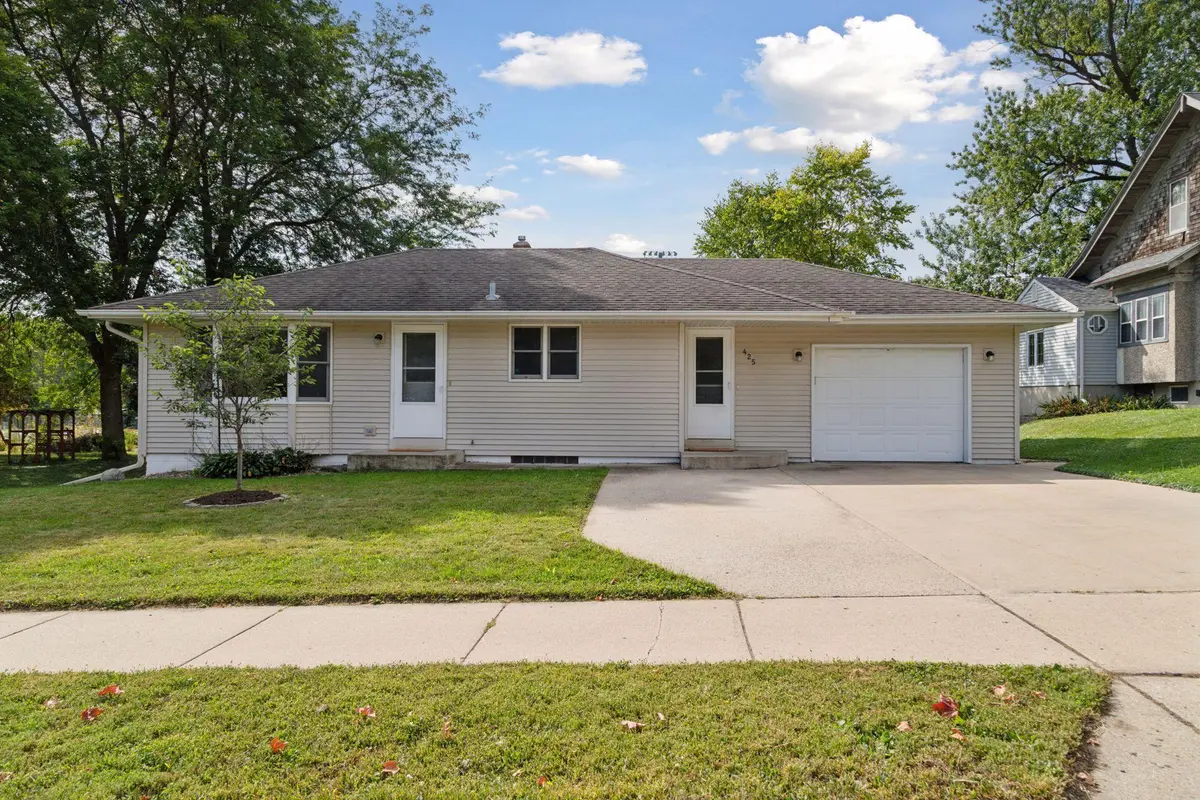 425 Elm ST W, Norwood Young America, MN 55368