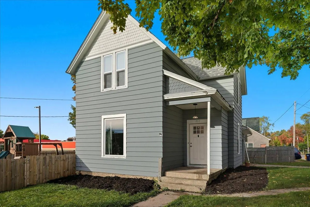 137 N Oak ST, Ellsworth, WI 54011