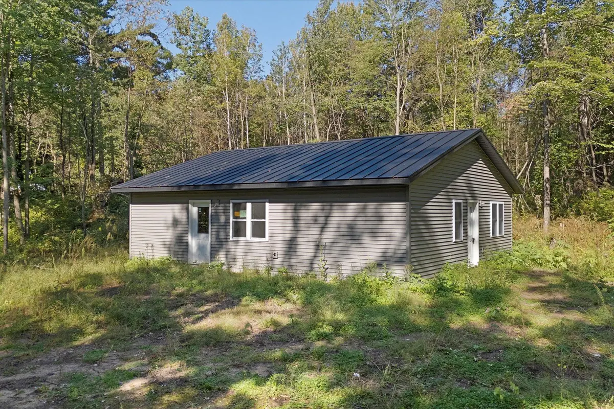 1956 16th AVE, Cameron, WI 54822