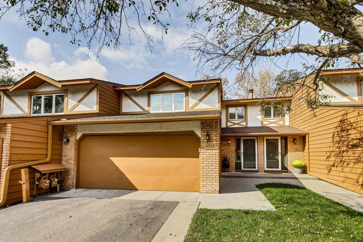 6923 Edenvale BLVD, Eden Prairie, MN 55346