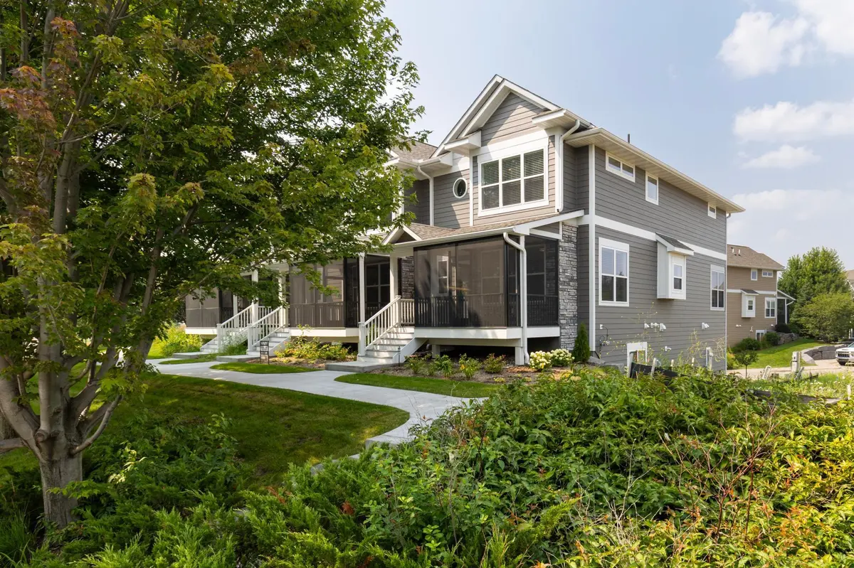 2611 Cascade LN, Long Lake, MN 55356
