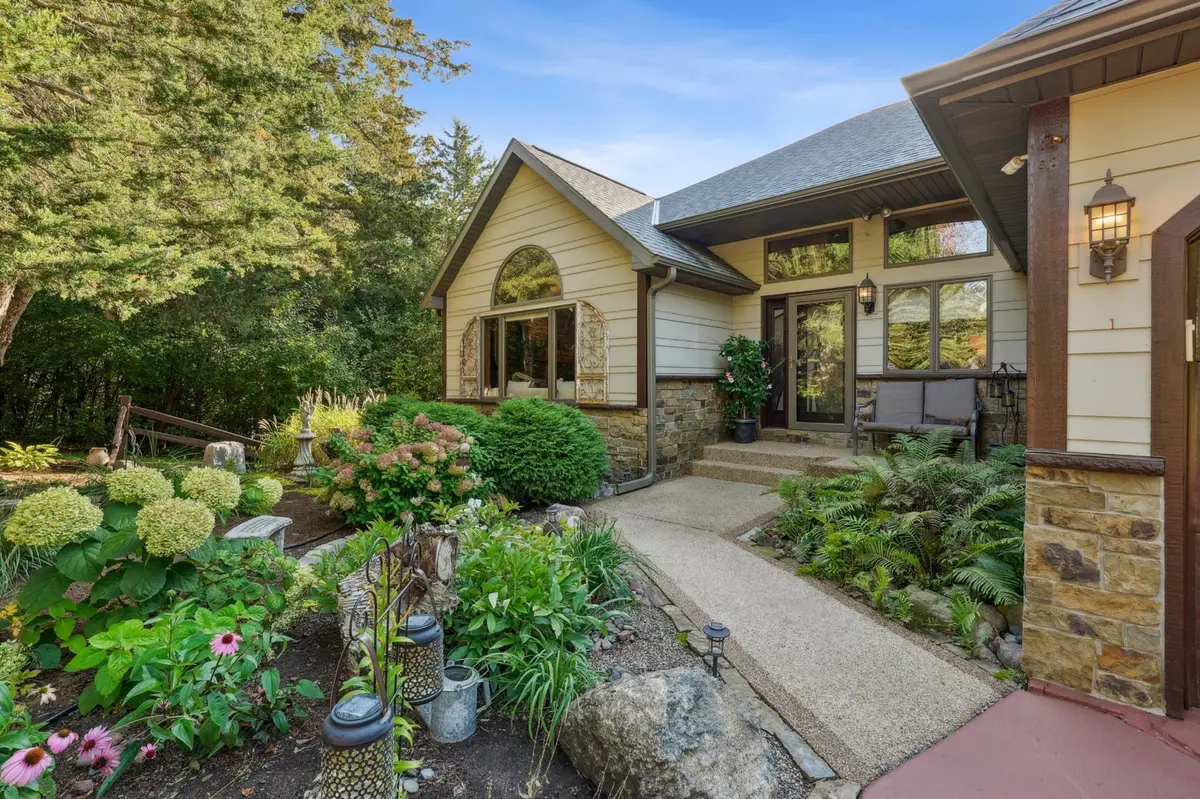 753 Aldro RD, Hudson, WI 54016