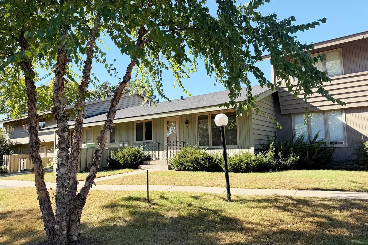 61 Windsor CT, New Brighton, MN 55112