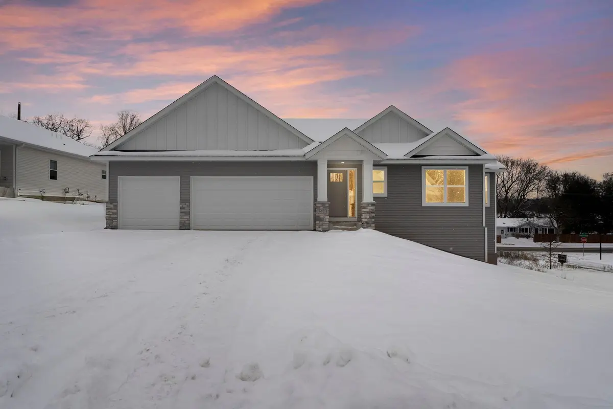 7420 Glengarry PL, Eden Prairie, MN 55344