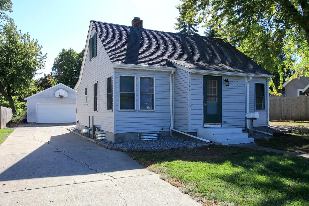 642 Juul RD SW, Hutchinson, MN 55350