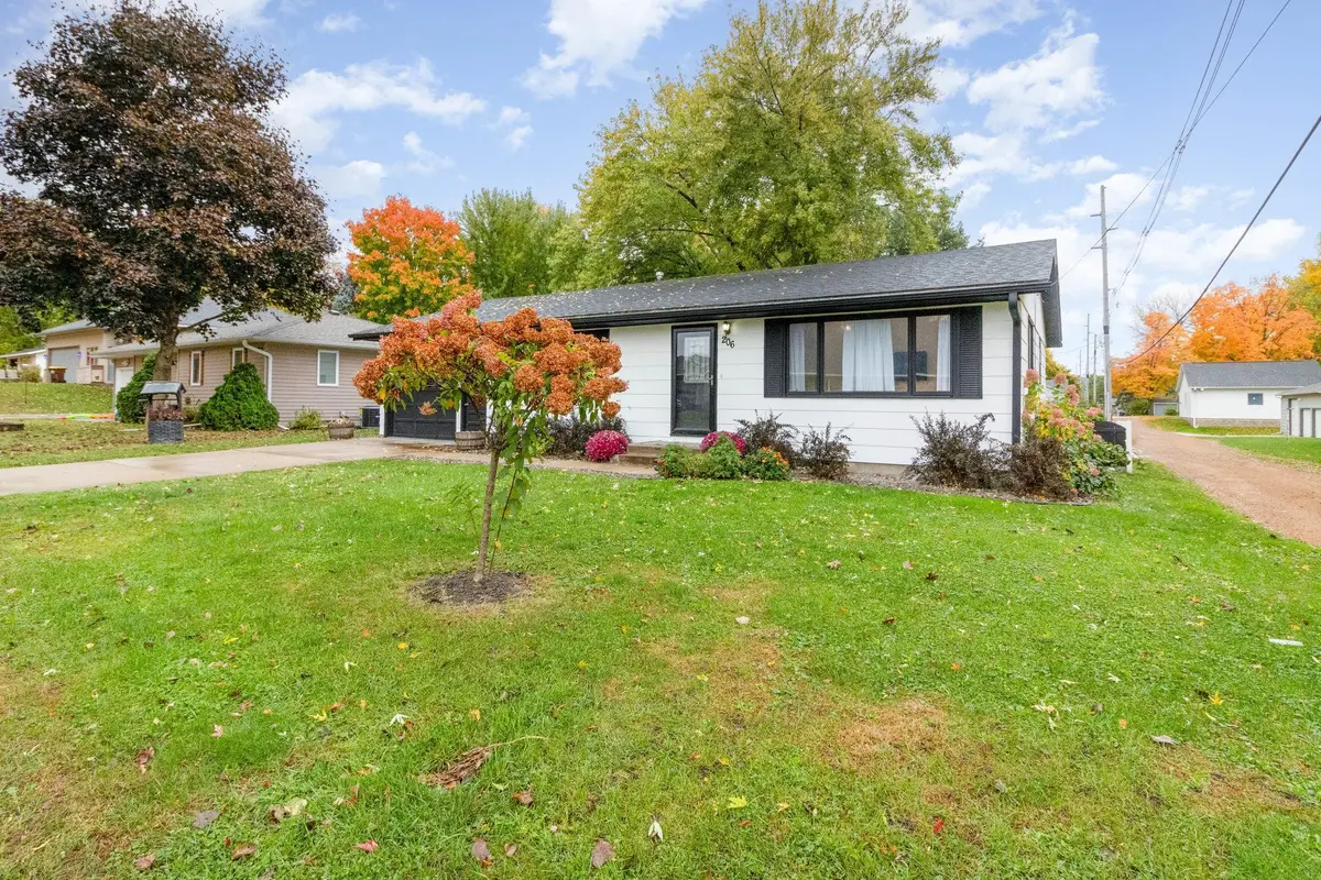 206 2nd ST SE, New Prague, MN 56071