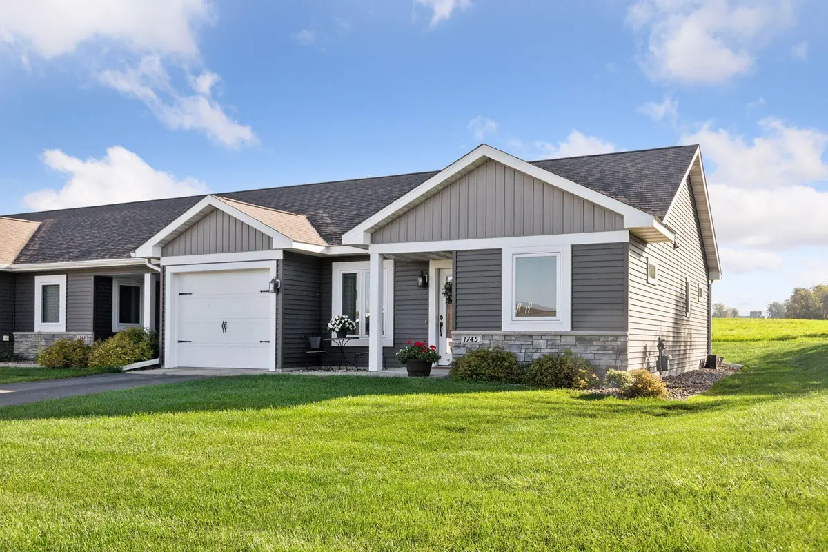 1745 Redhead AVE, Baldwin, WI 54002