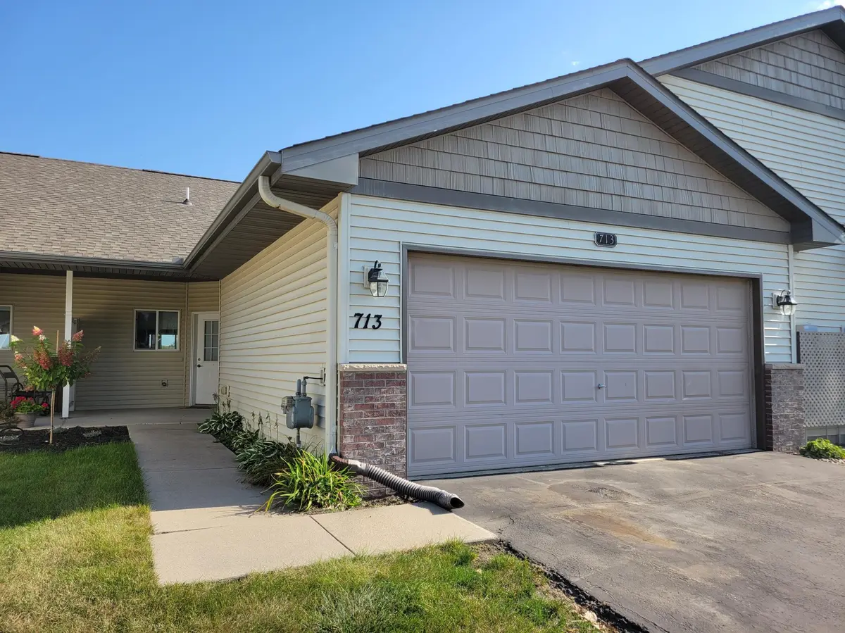 713 Danielson CT, Maple Lake, MN 55358
