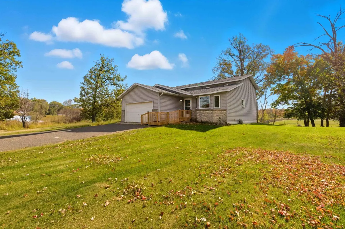705 Linden ST, Isle, MN 56342