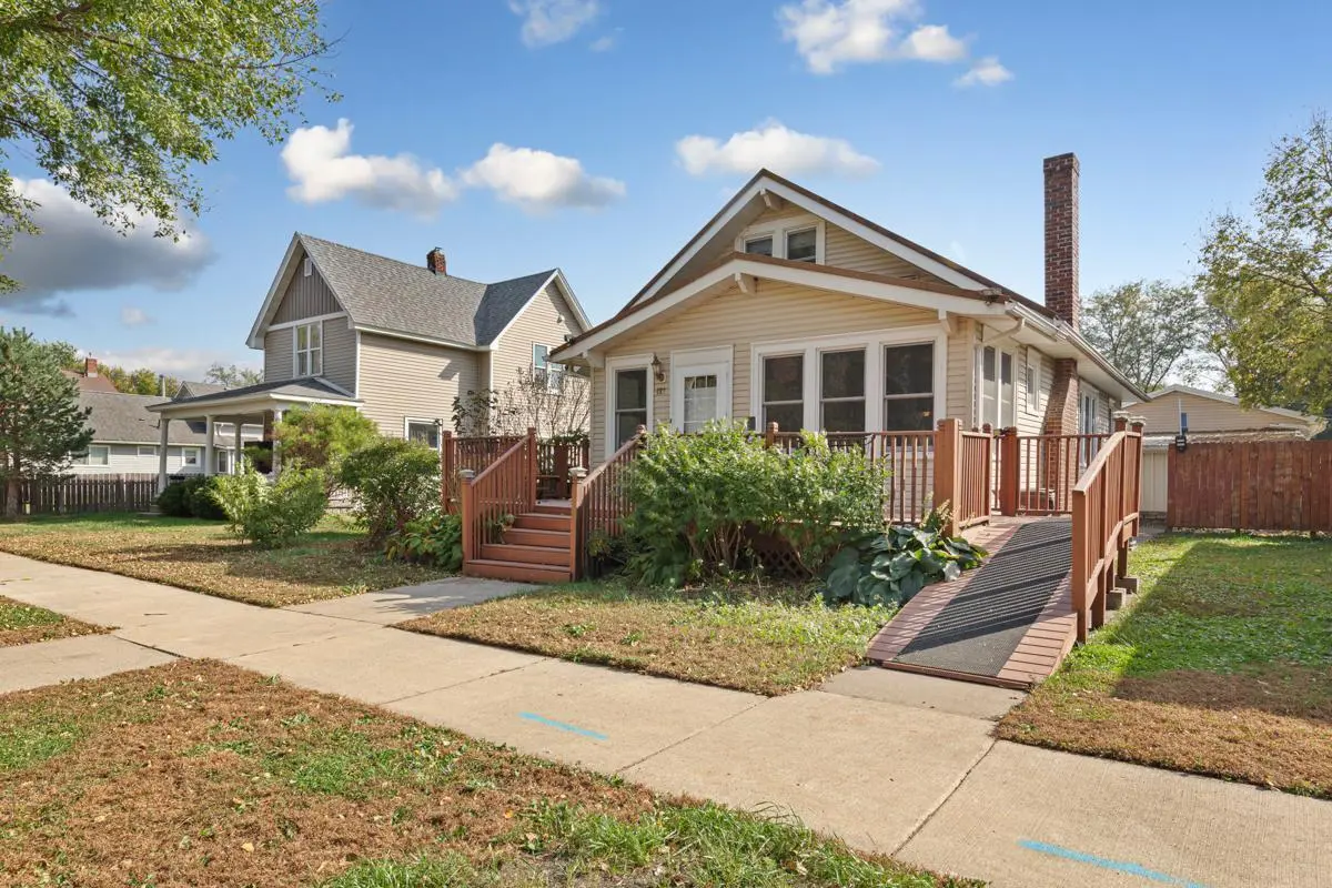 627 Park LN, Mankato, MN 56001