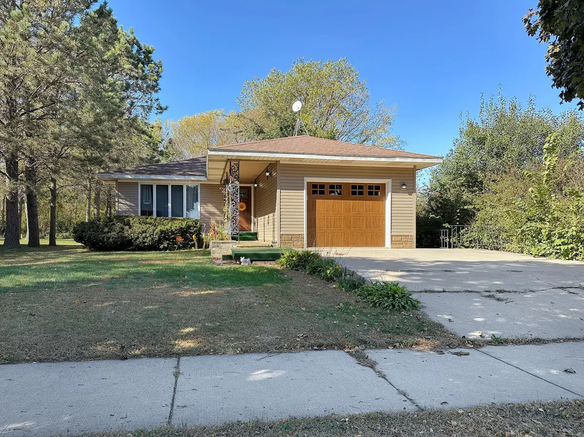 413 N Prairie ST, Sherburn, MN 56171