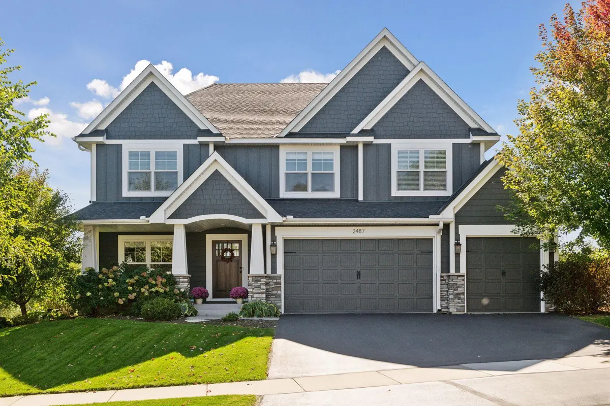 2487 Woods DR, Victoria, MN 55386