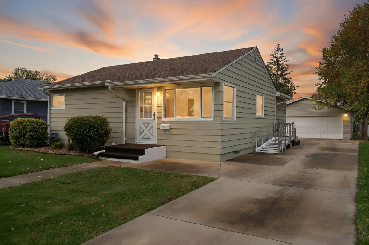 1711 1st AVE SE, Austin, MN 55912