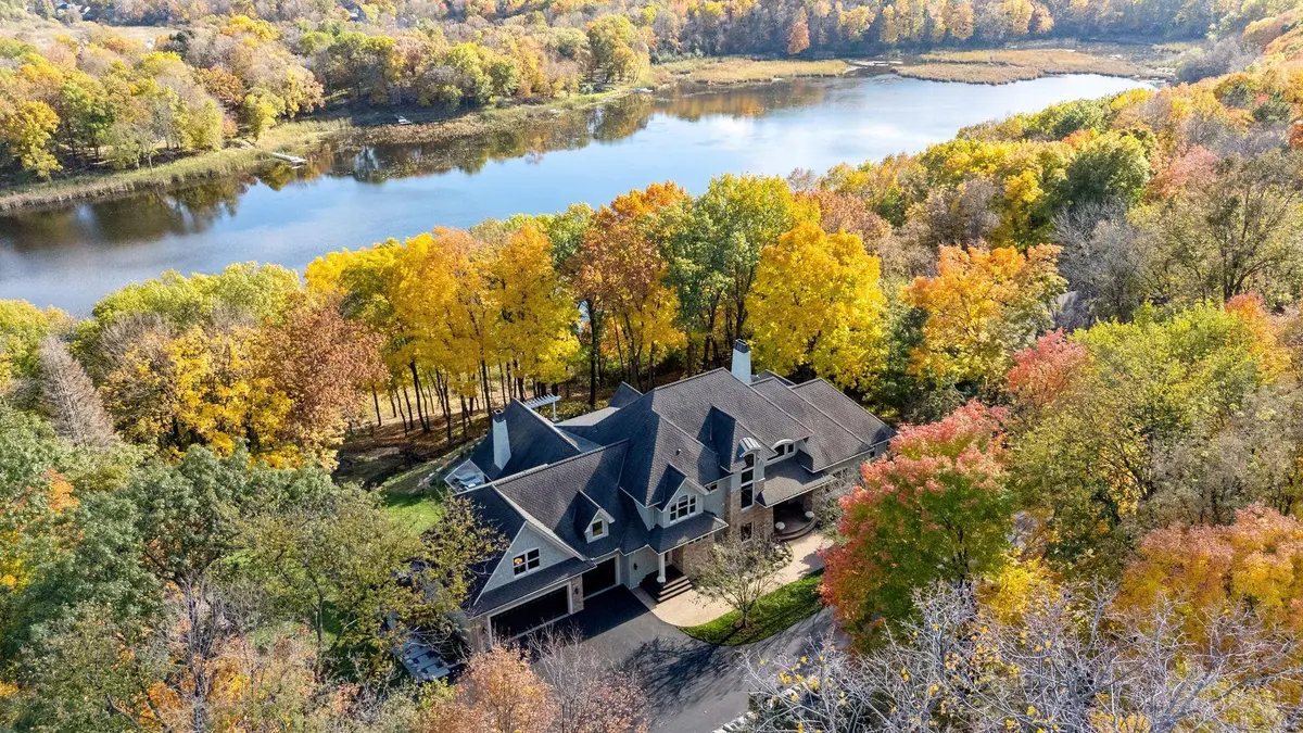 6015 Ridge RD, Shorewood, MN 55331