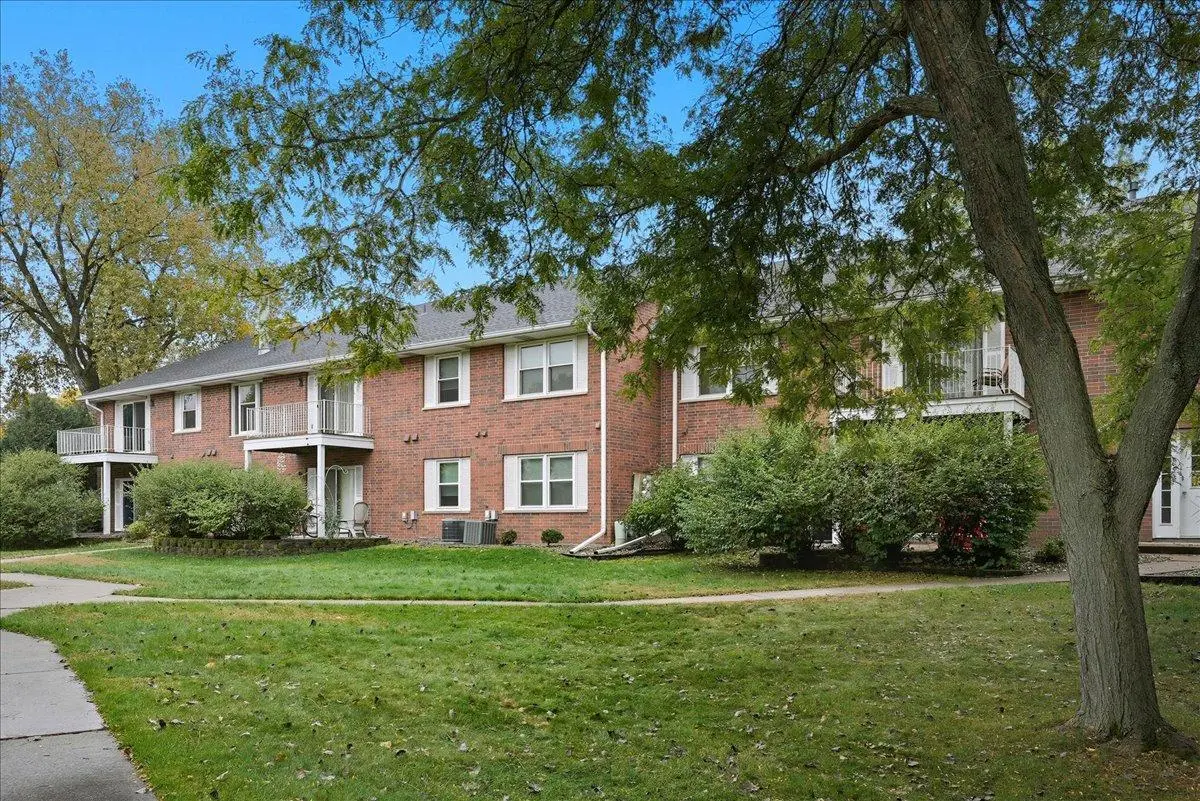 6337 Alderwood CIR #A, Woodbury, MN 55125