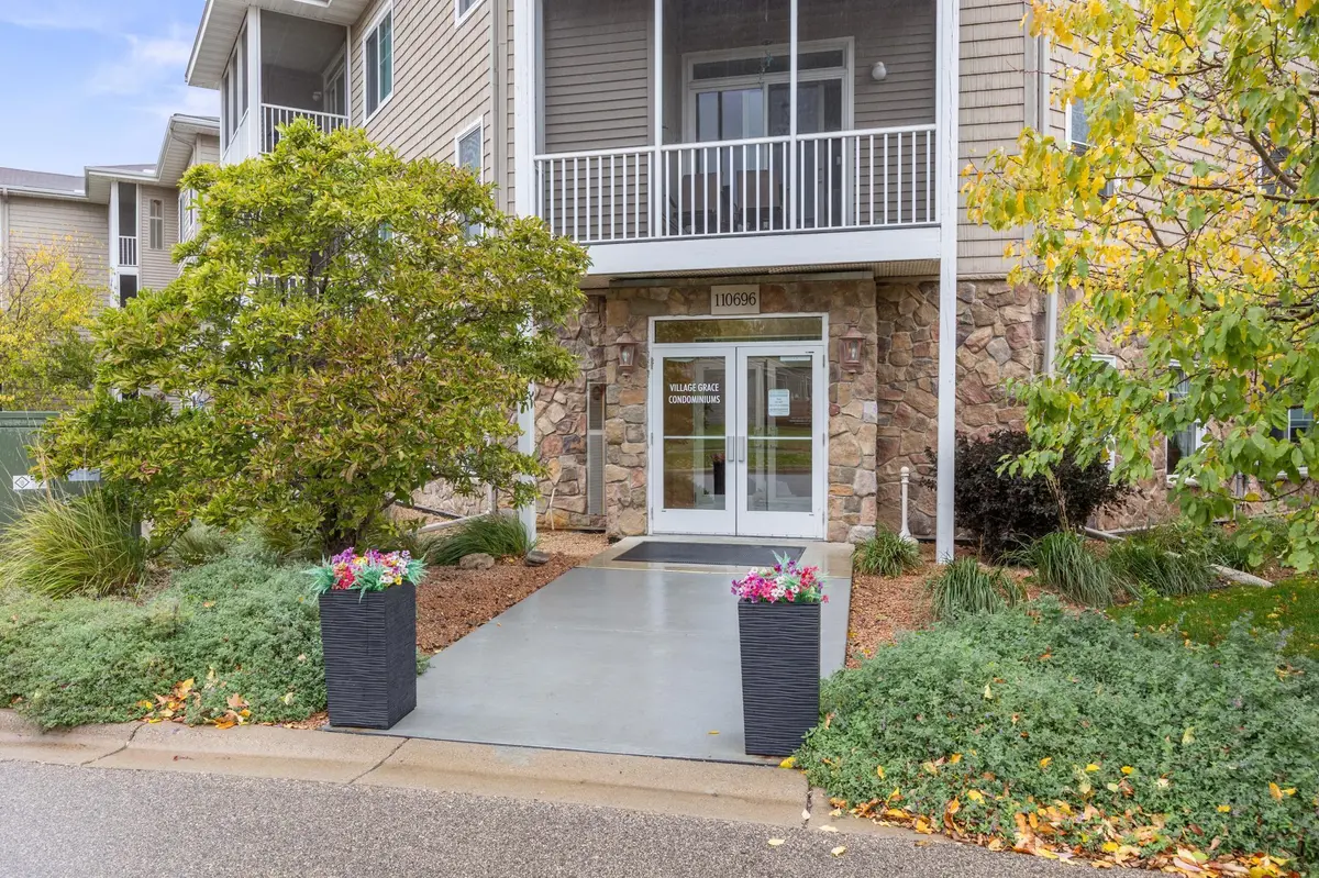 110696 Village RD #219, Chaska, MN 55318
