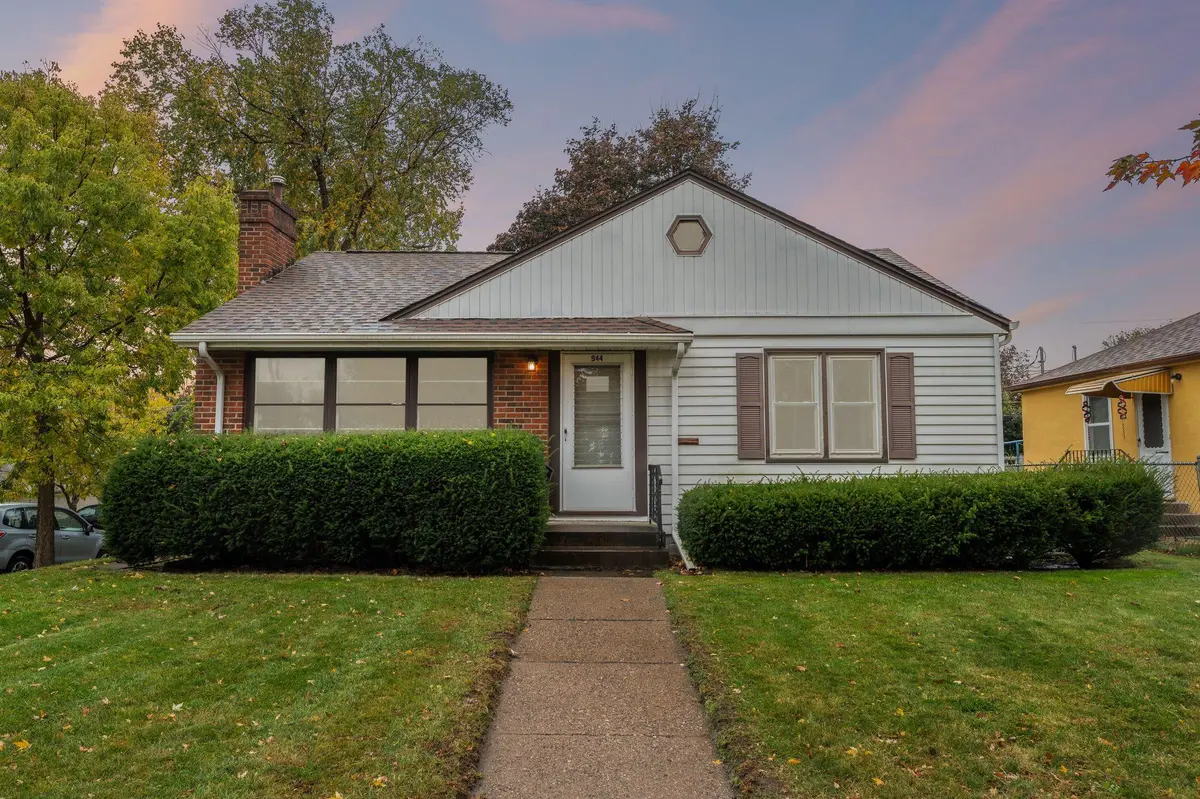 944 California AVE W, Saint Paul, MN 55117