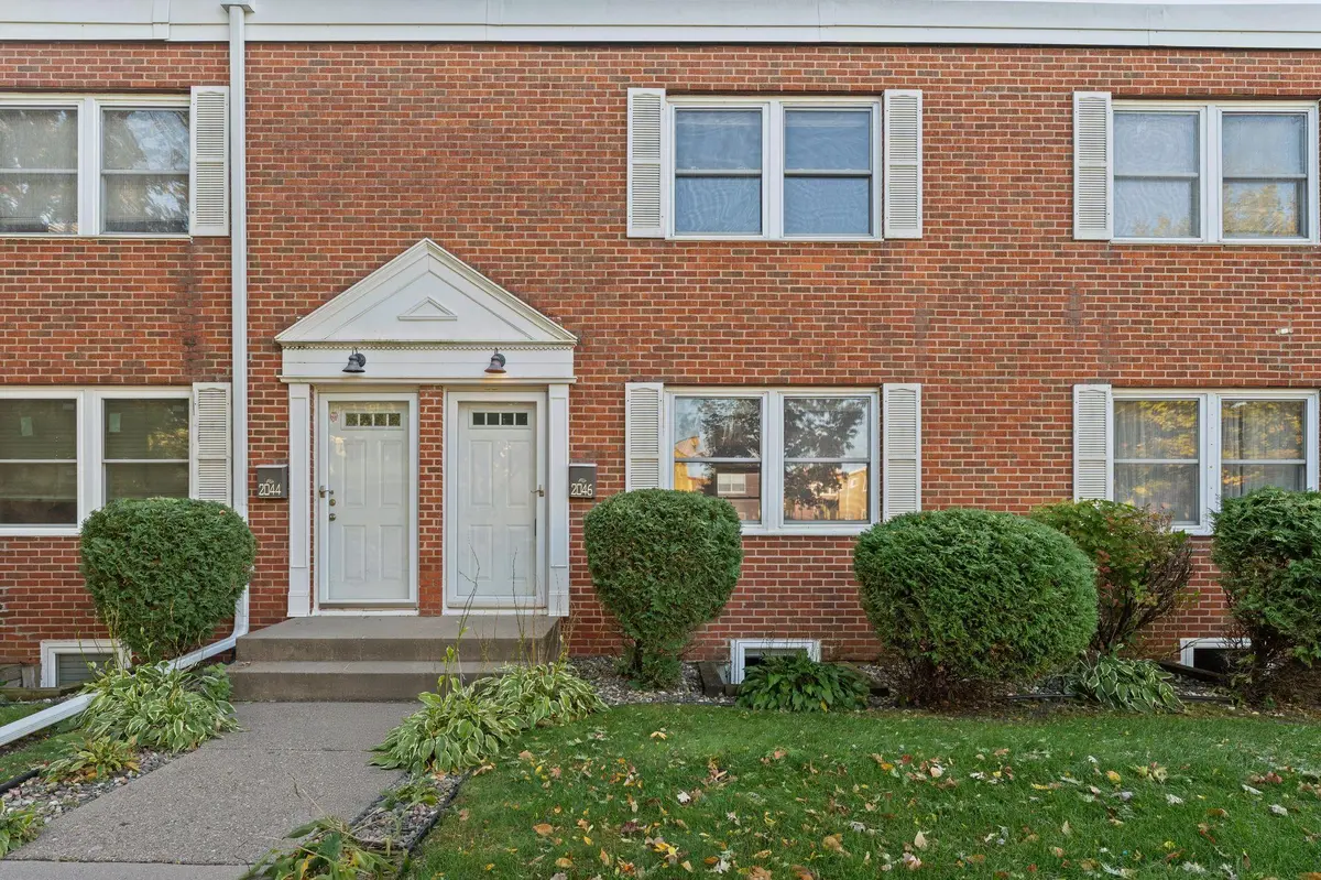 2046 Montreal AVE, Saint Paul, MN 55116