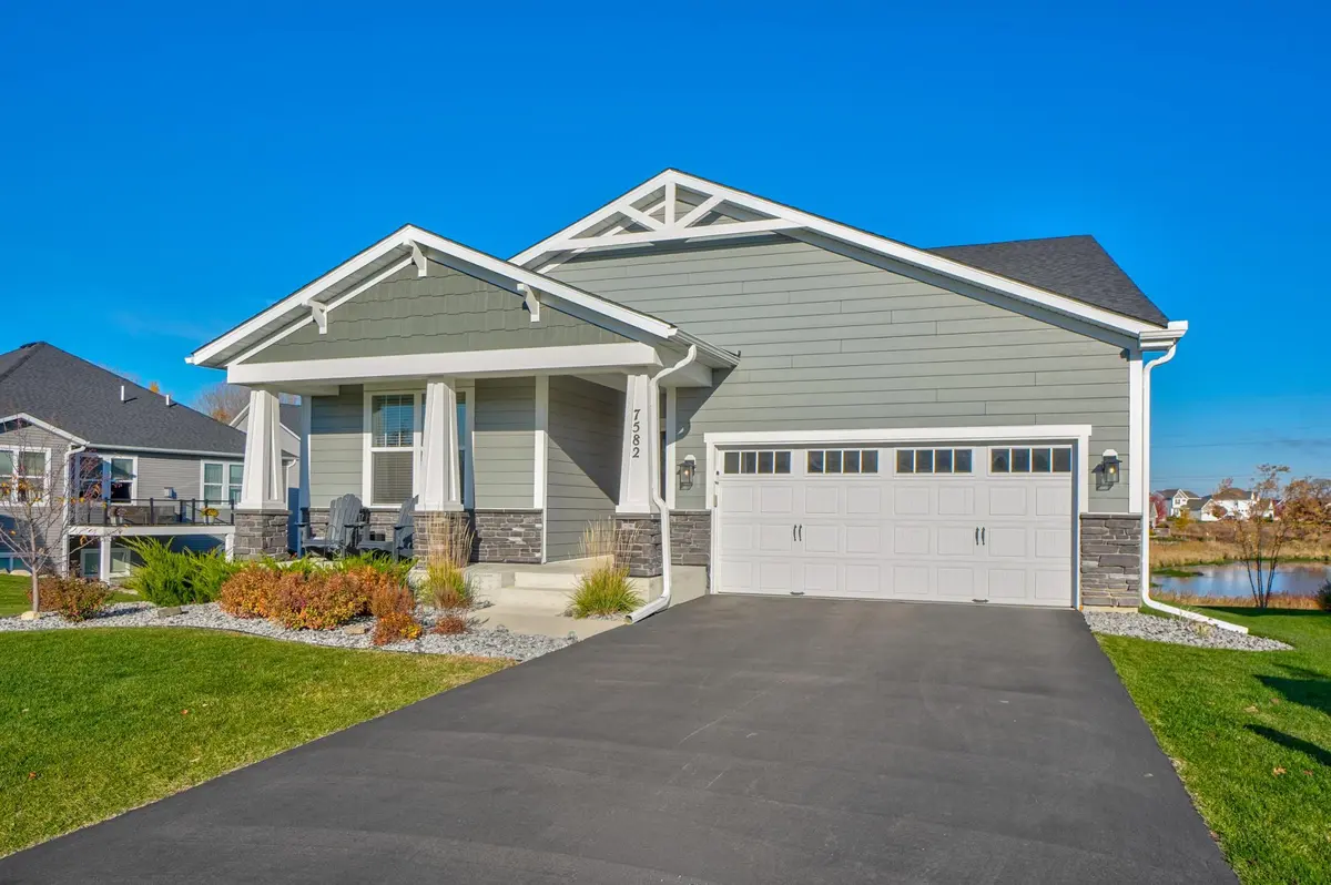 7582 Oak Hill RD, Woodbury, MN 55129