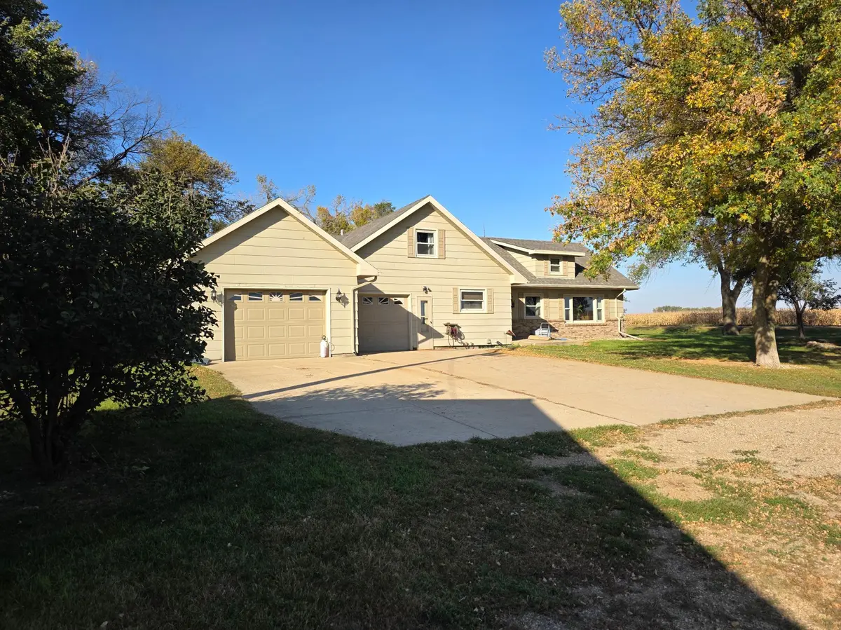 1557 100th AVE, Lake Wilson, MN 56151