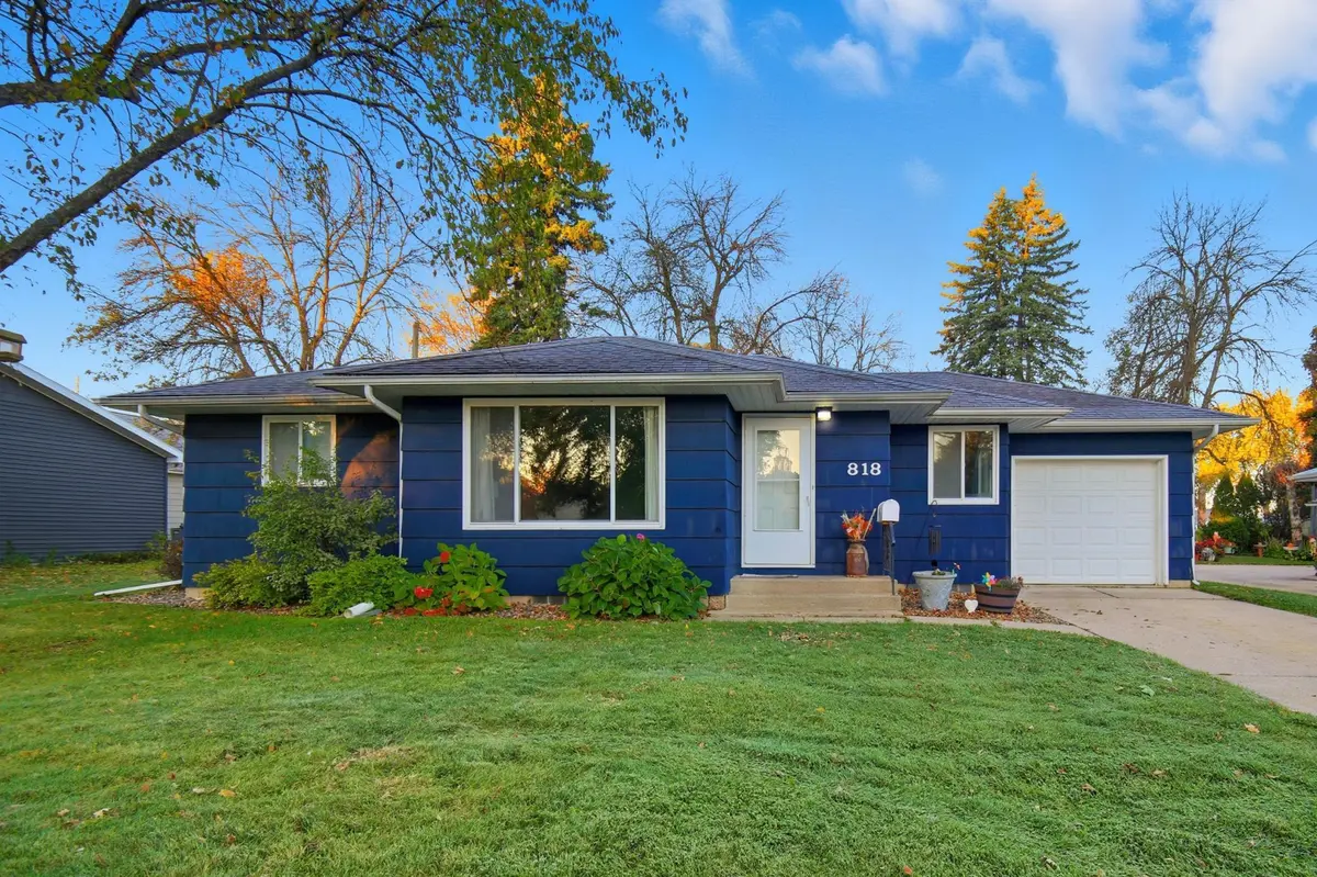 818 Lincoln AVE, Owatonna, MN 55060