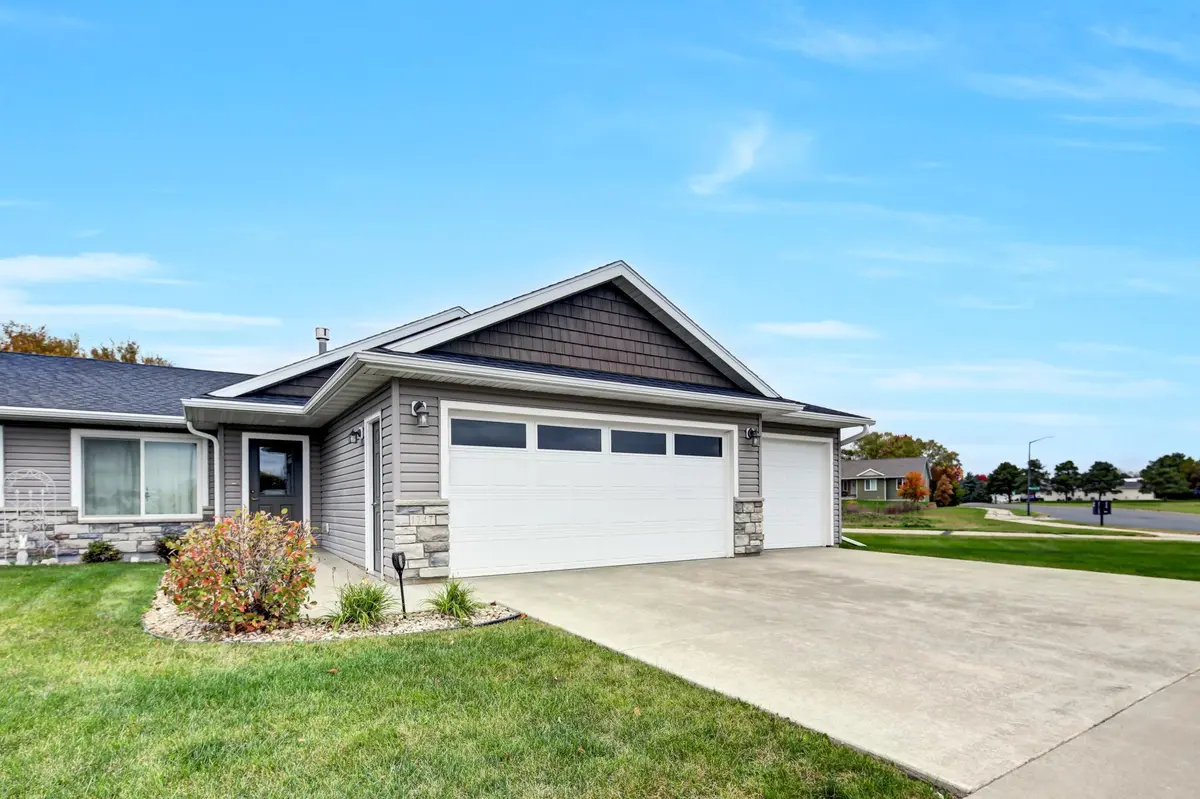 1247 N 10th ST, Lake City, MN 55041