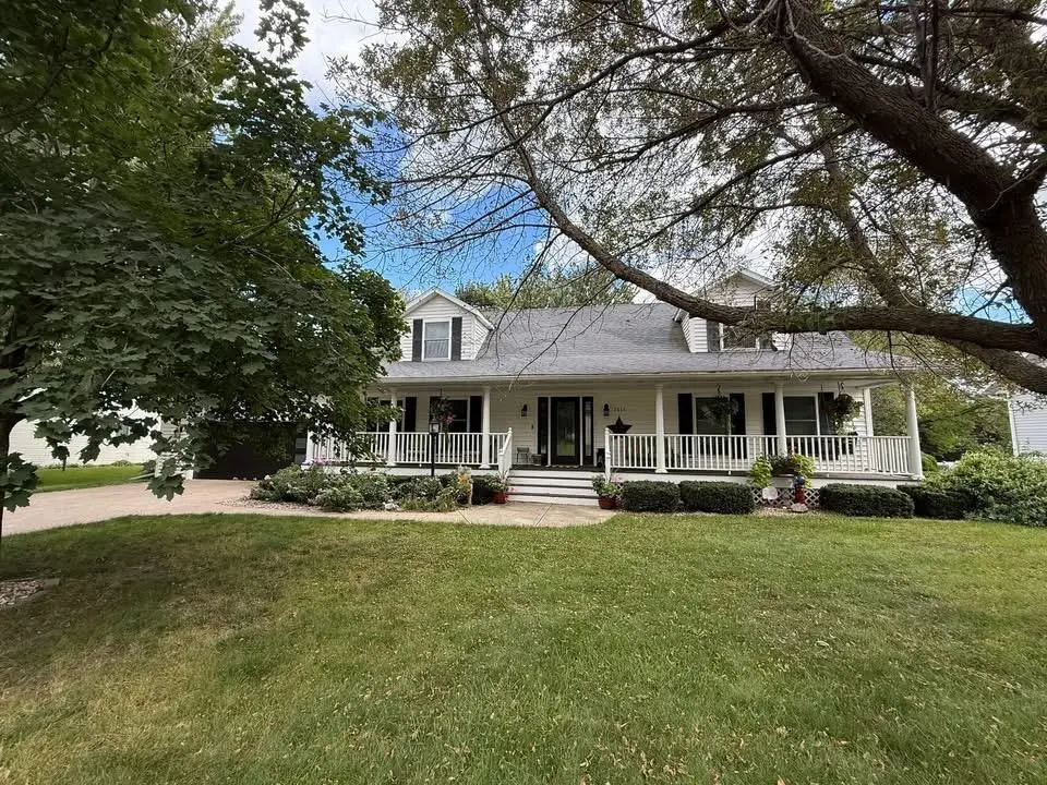 3815 Cedar Creek CT, Fairmont, MN 56031