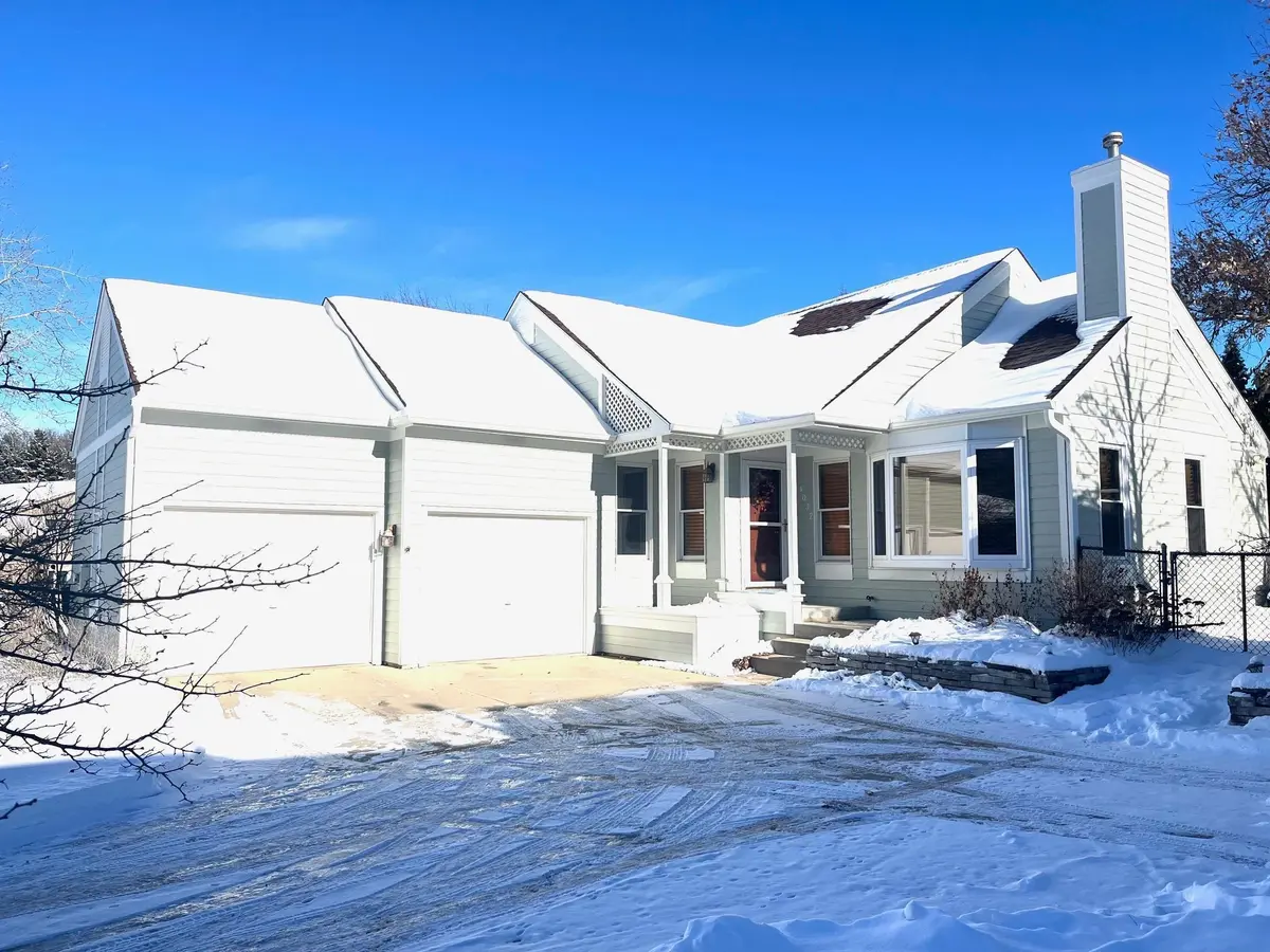 4032 Alberta DR NE, Rochester, MN 55906