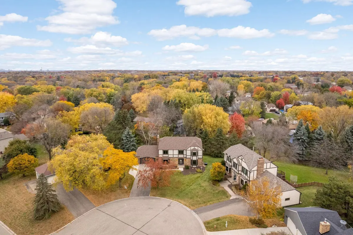 7144 Sherwood RD, Woodbury, MN 55125