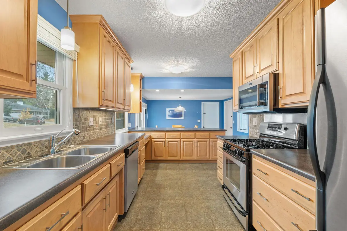 9227 W 22nd LN, Saint Louis Park, MN 55426