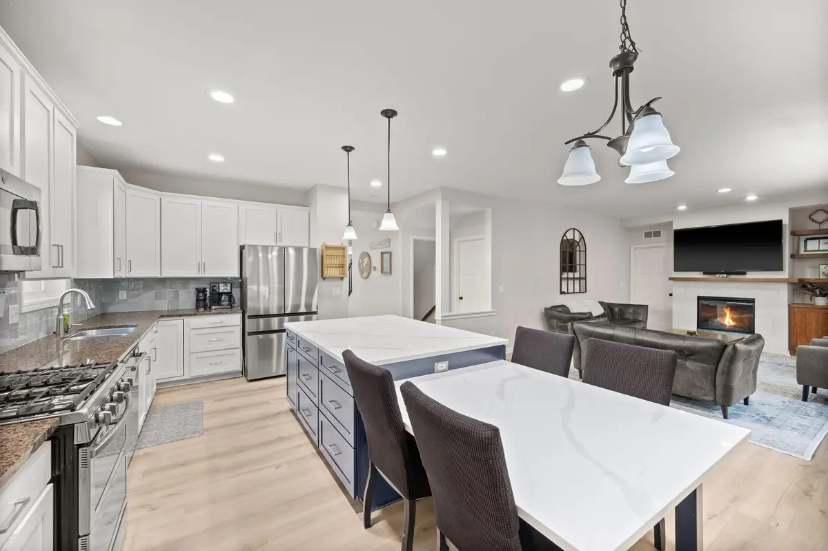 4515 Yellowstone LN N, Plymouth, MN 55446