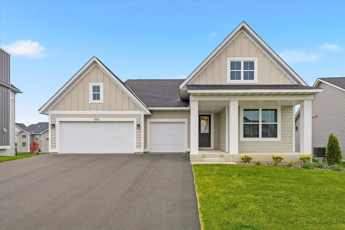 1580 Philipp WAY, Shakopee, MN 55379