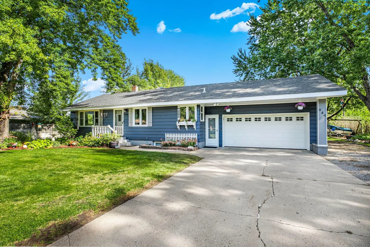 944 Spruce DR, Saint Cloud, MN 56303