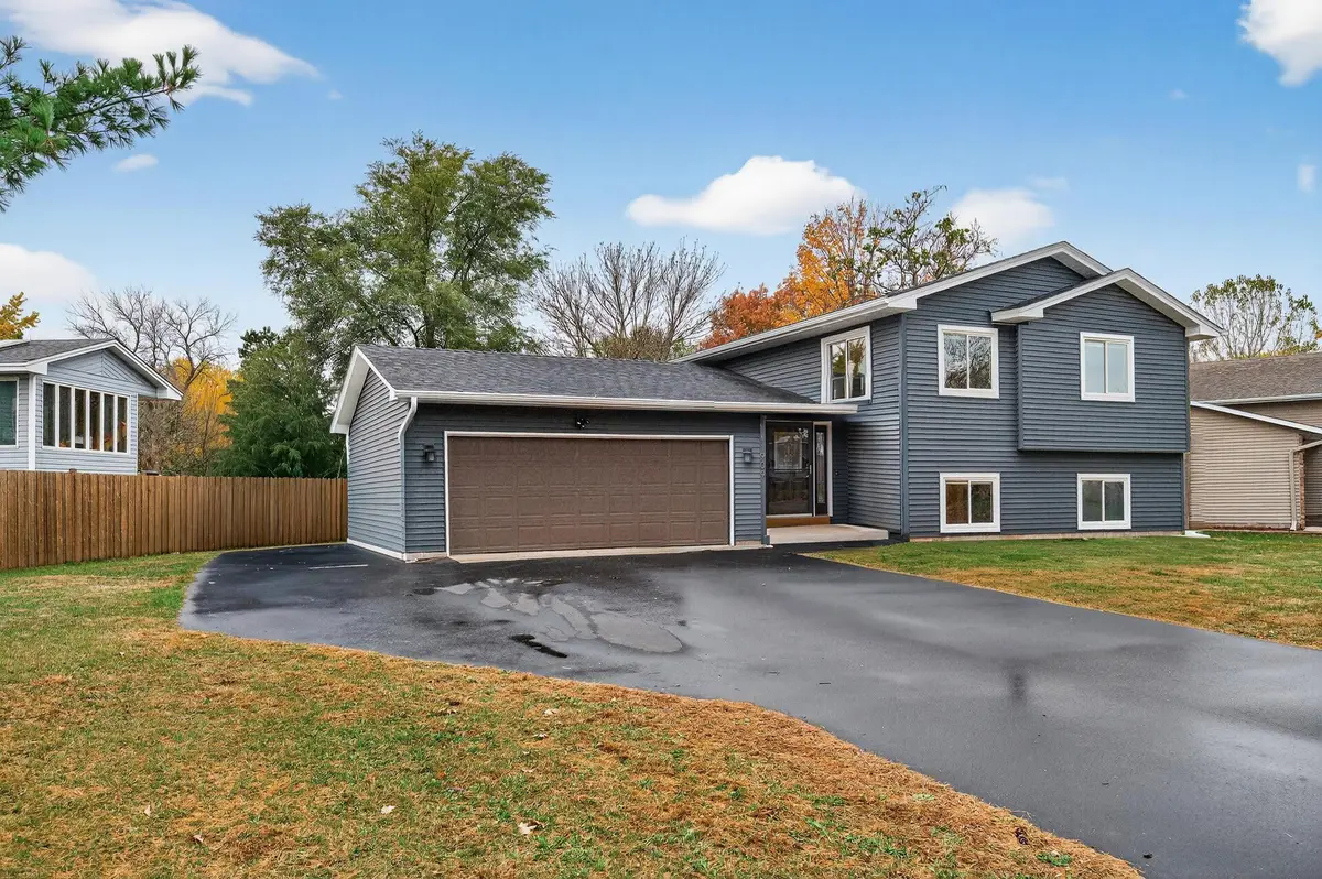 11909 Virginia AVE N, Champlin, MN 55316