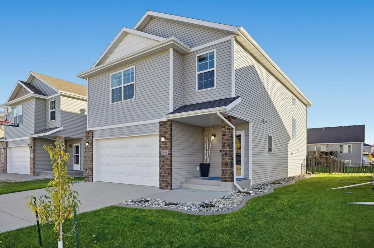 1015 29th AVE W, West Fargo, ND 58078