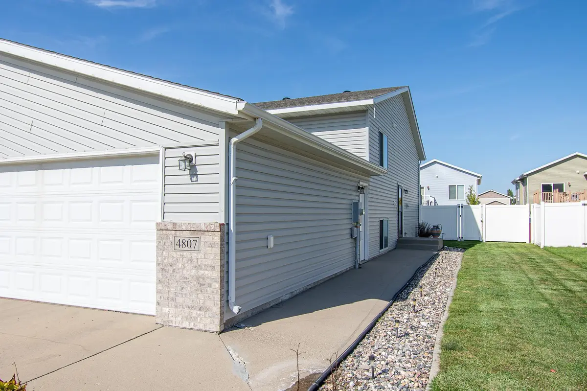 4807 51st AVE S, Fargo, ND 58104
