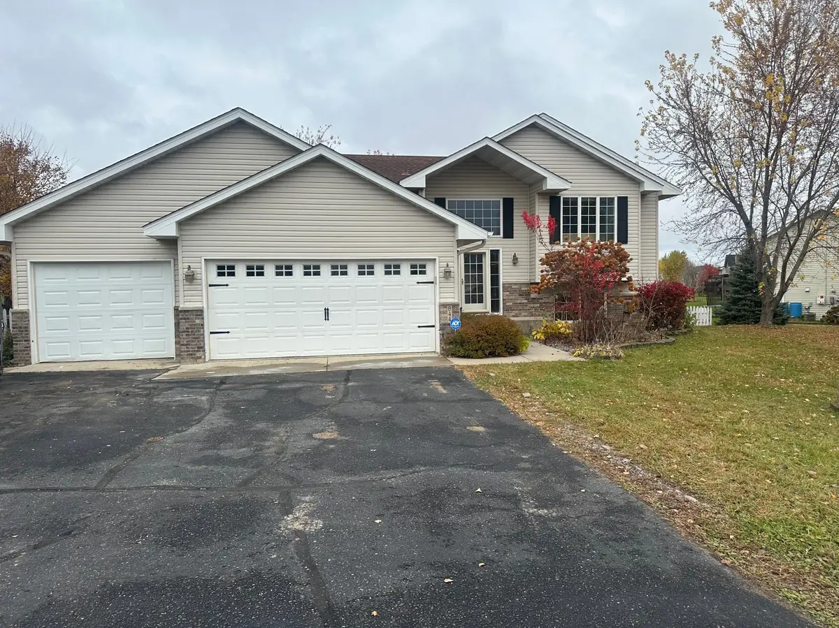 844 Beech LN S, Annandale, MN 55302