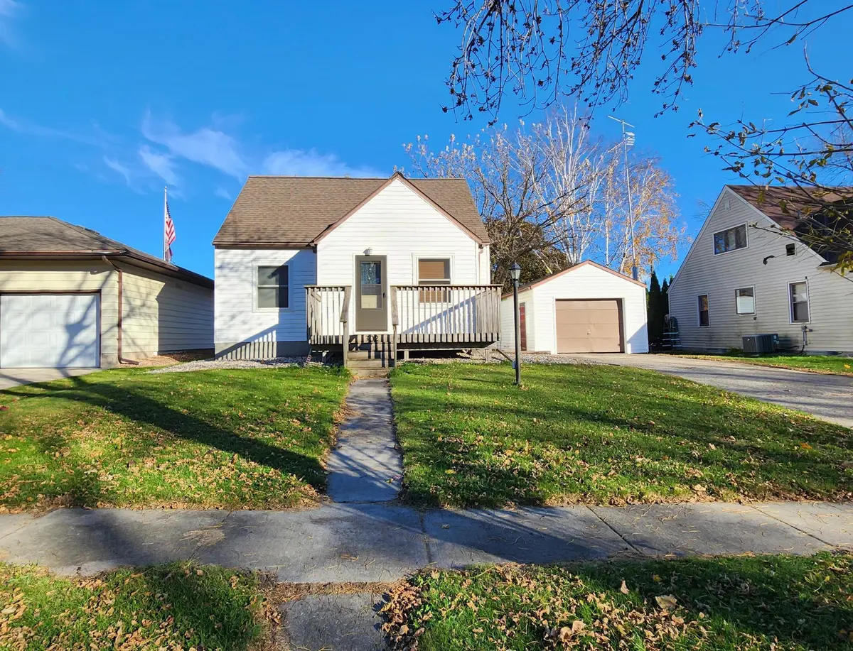 302 3rd ST, Danube, MN 56230