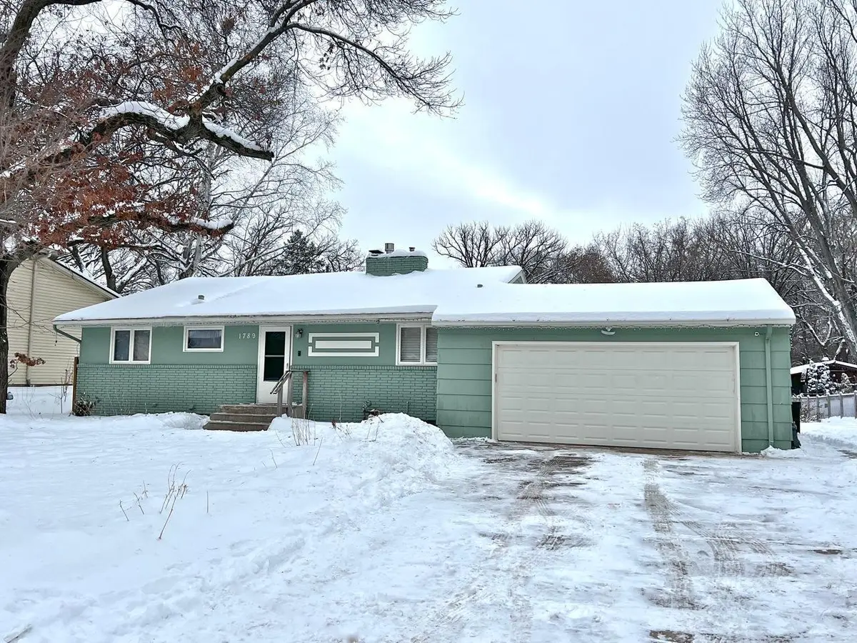 1789 Alameda ST, Roseville, MN 55113