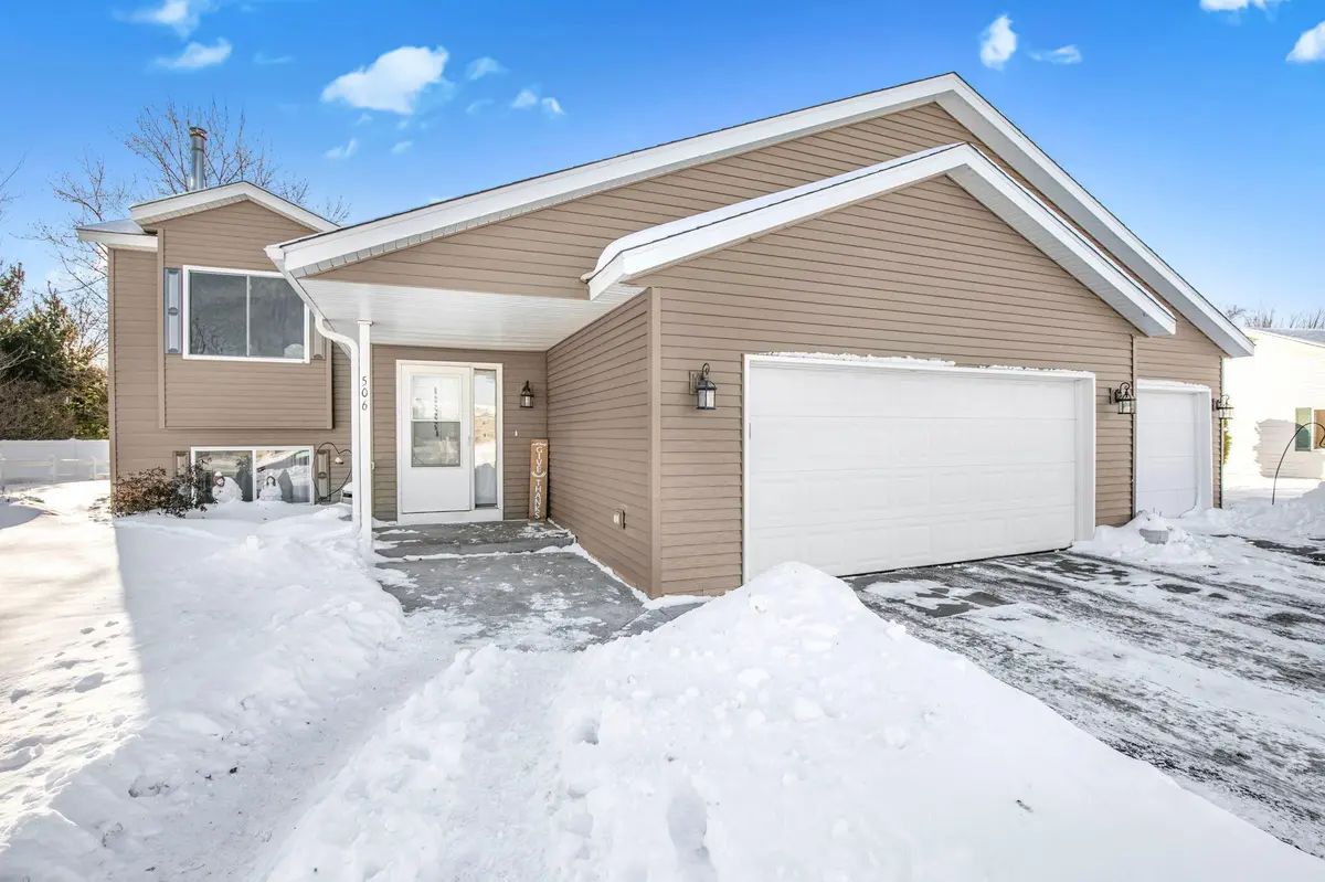 506 Oak Pond DR, Sartell, MN 56377