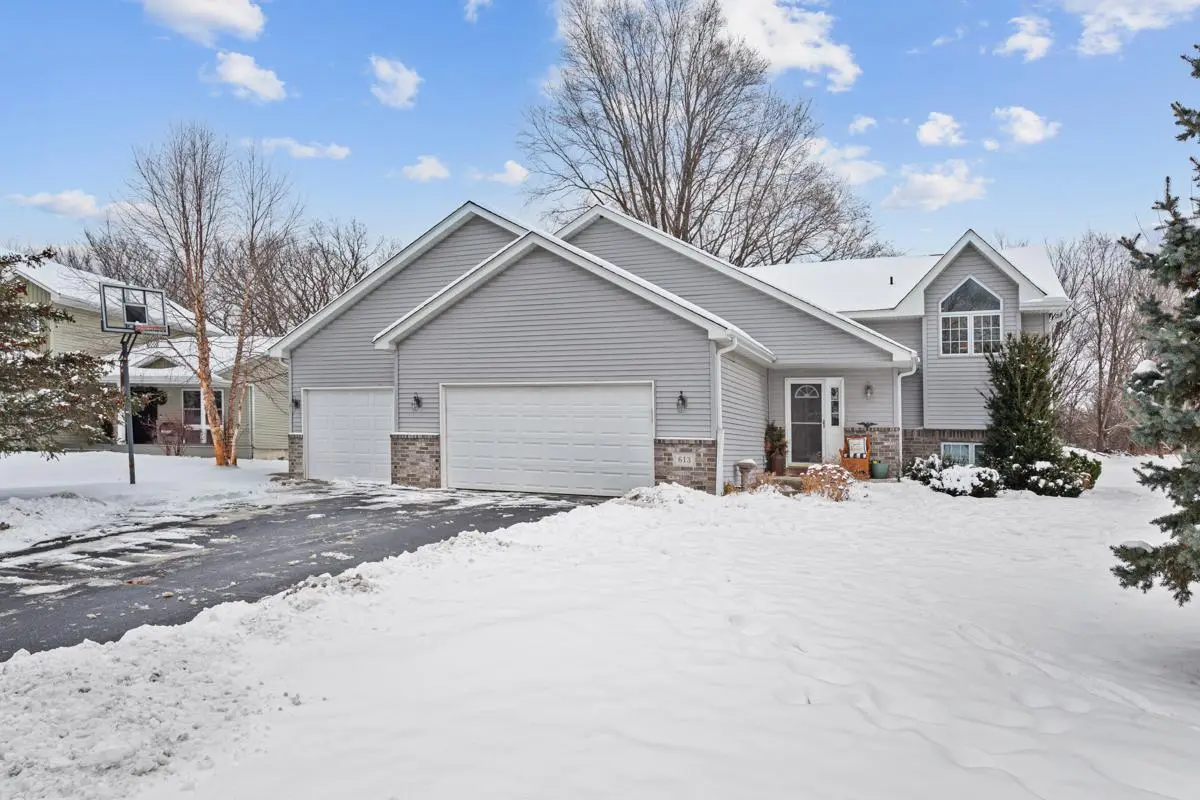 613 Ash CIR, Belle Plaine, MN 56011