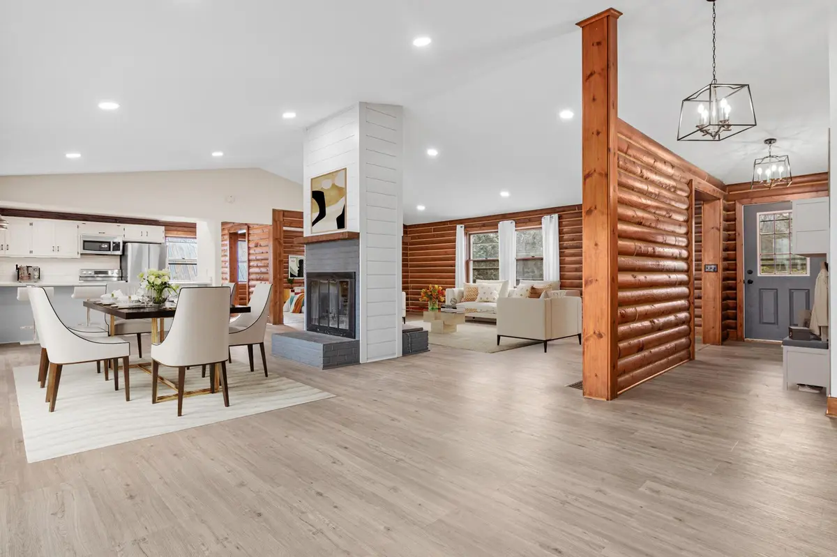 24800 Wiltsey LN, Excelsior, MN 55331