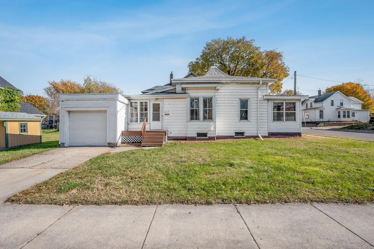 517 S Park ST, Fairmont, MN 56031